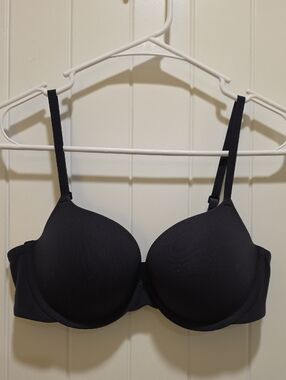 SKIMS Fits Everyone Pushup Bkack Bra Size 34C